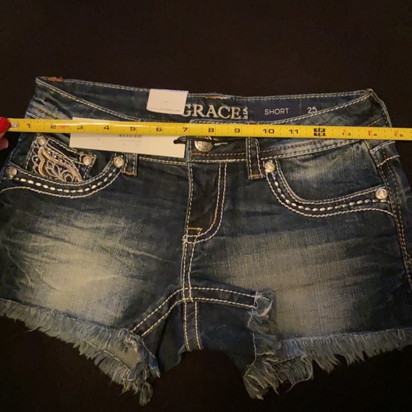Size 25 Jean Shorts - Picture 10 of 15